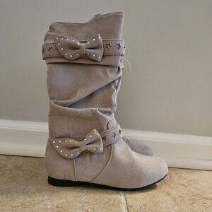 Stylish Bow Accent Boots